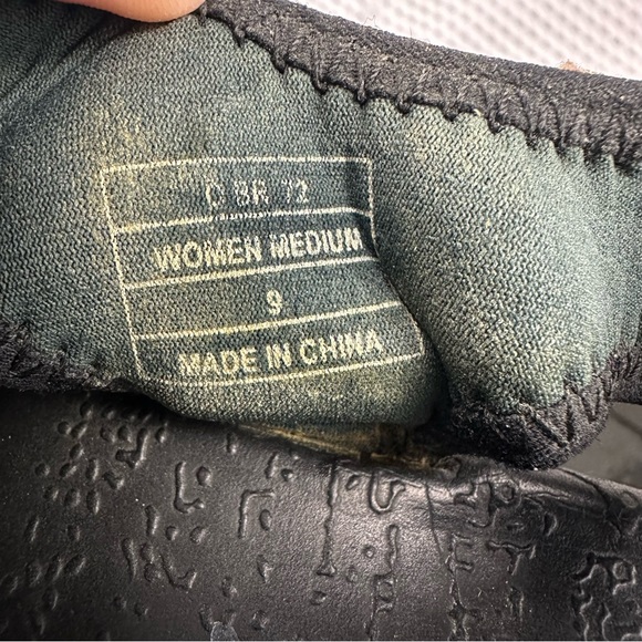 L.L. Bean ladies sandals - Picture 13 of 13